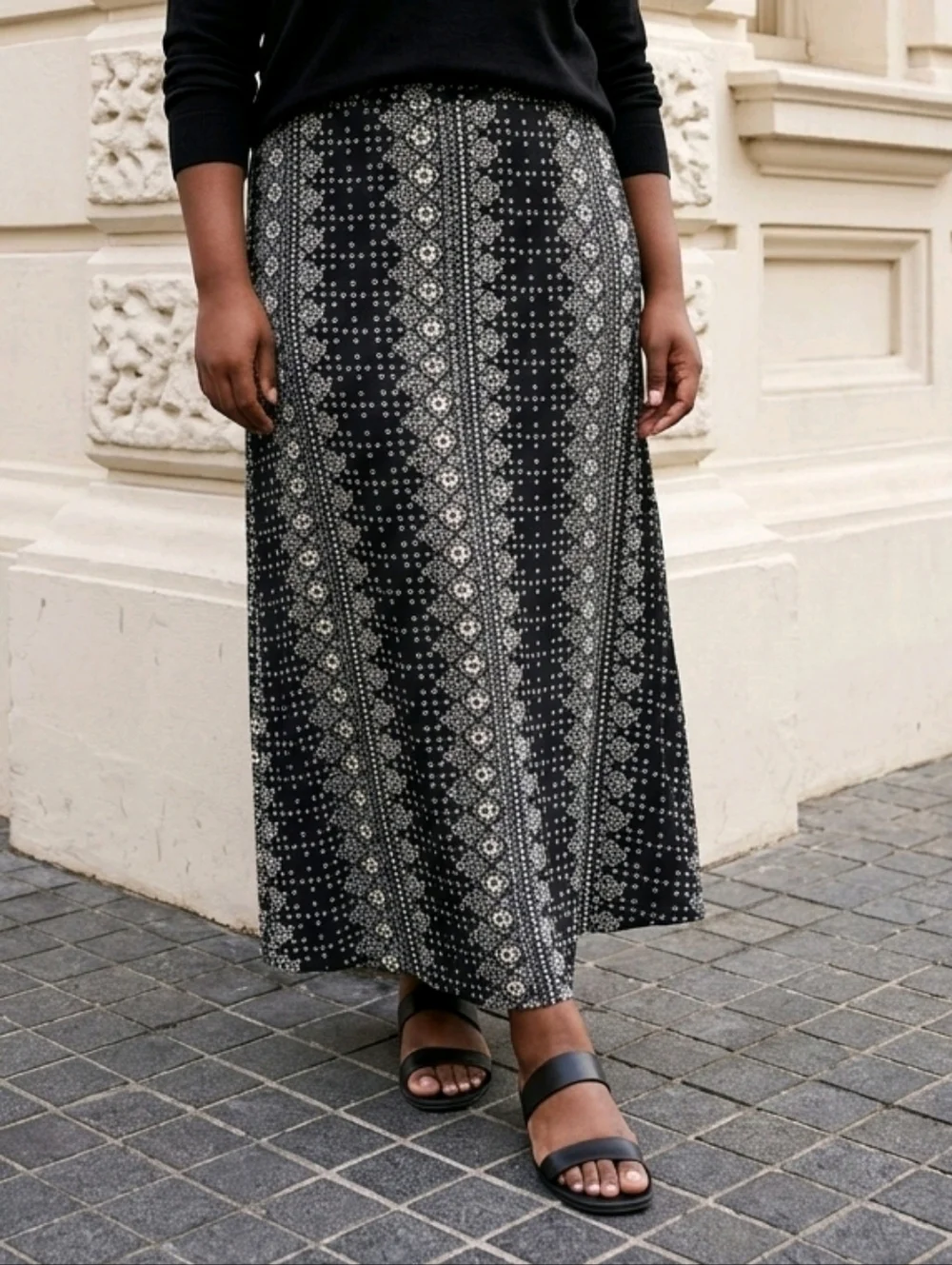 Cato Black Cream Vertical Print Maxi Skirt 18/20W Flowy Stretch Waist Slimming